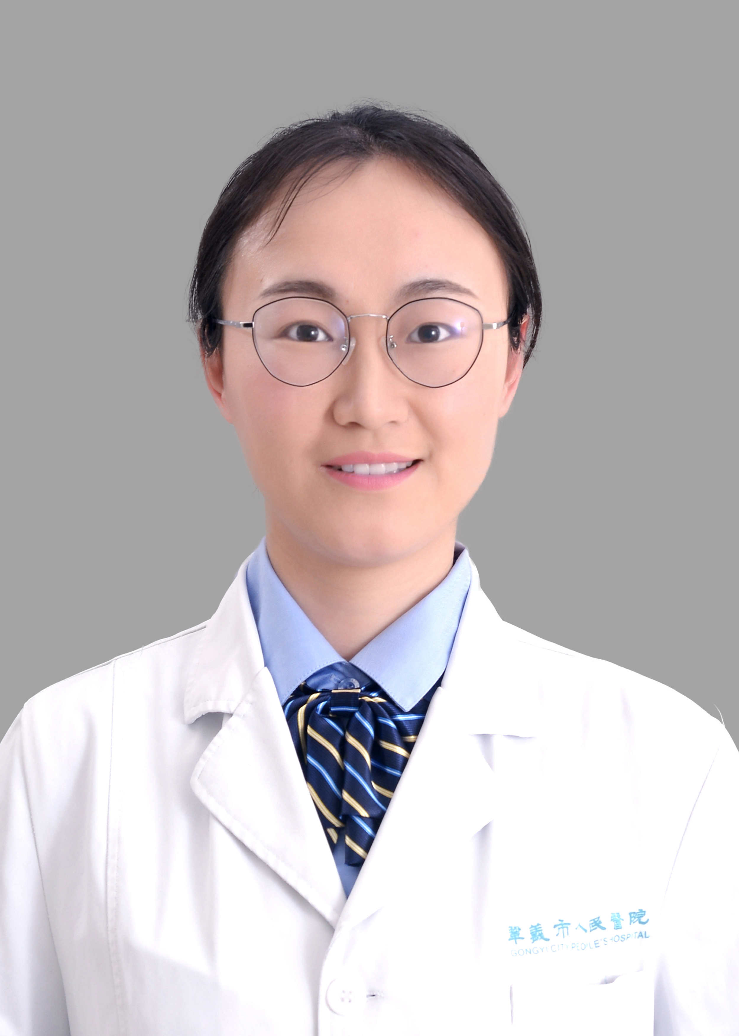 李芳